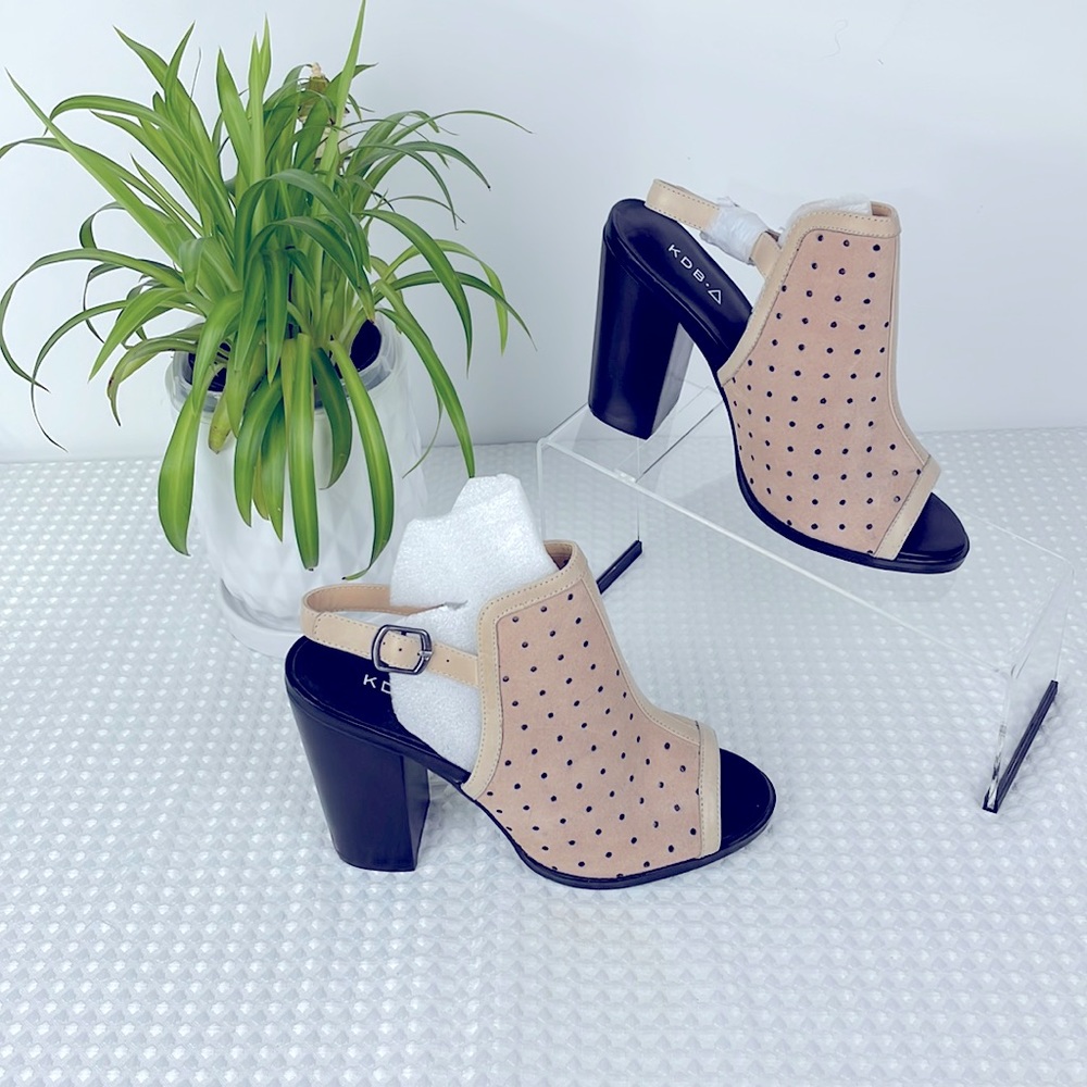 Brand New Kelsi Dagger Sandals - size 8
